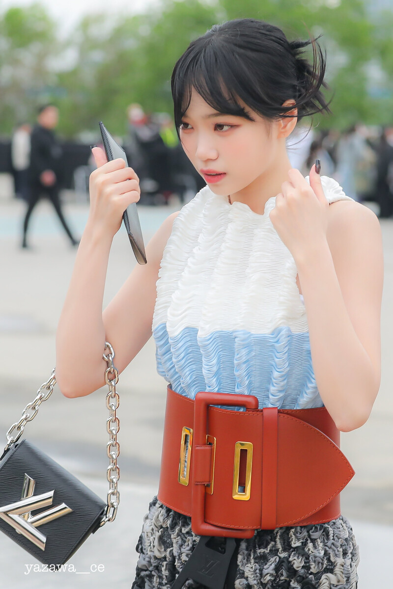 230429 LE SSERAFIM Chaewon - Louis Vuitton Pre Fall 2023 Fashion Show documents 3