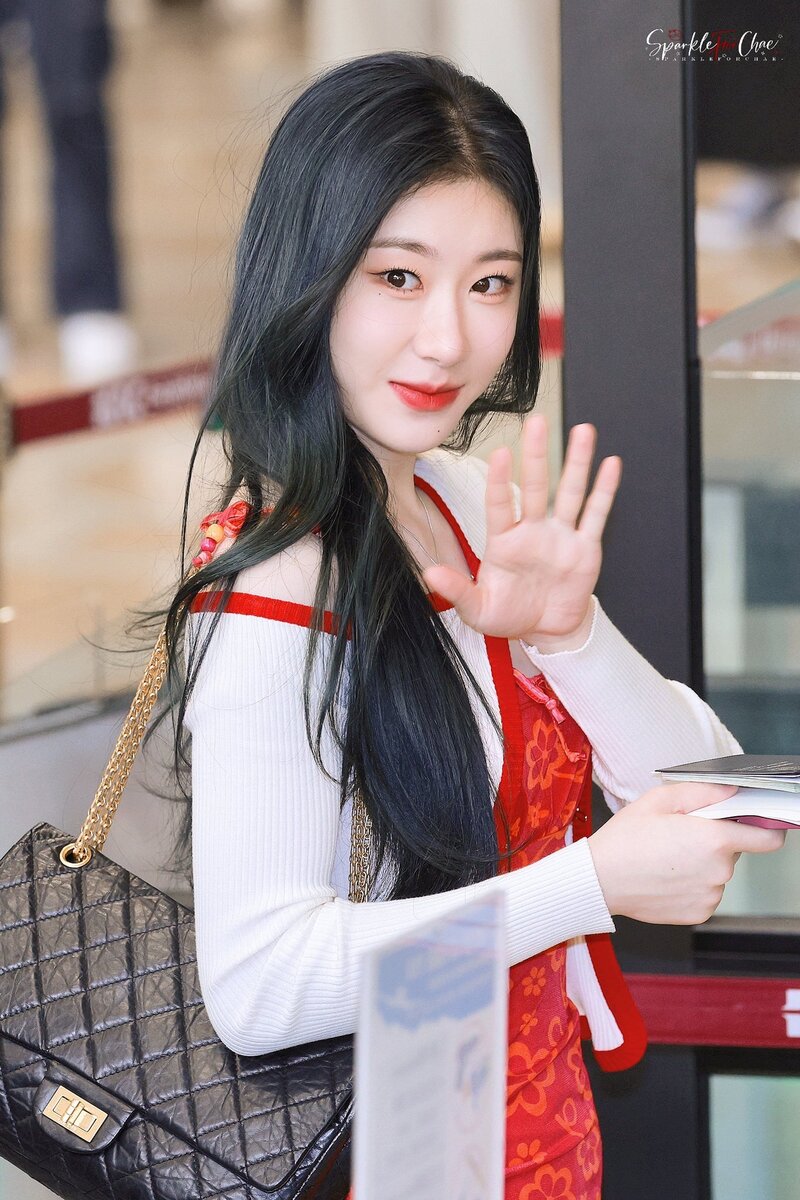 230513 ITZY Chaeryeong - Gimpo International Airport documents 15