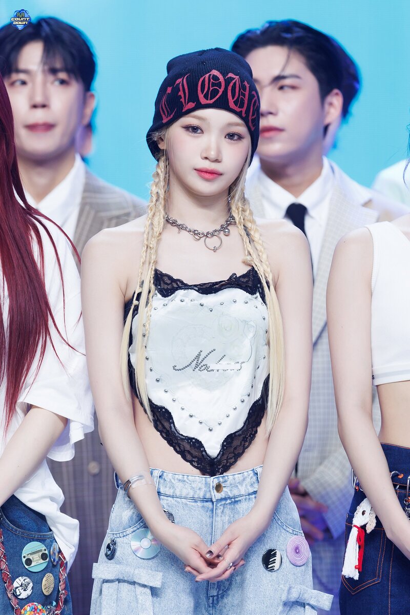 240307 LE SSERAFIM Chaewon - 'EASY' and 'Smart' at M Countdown documents 8