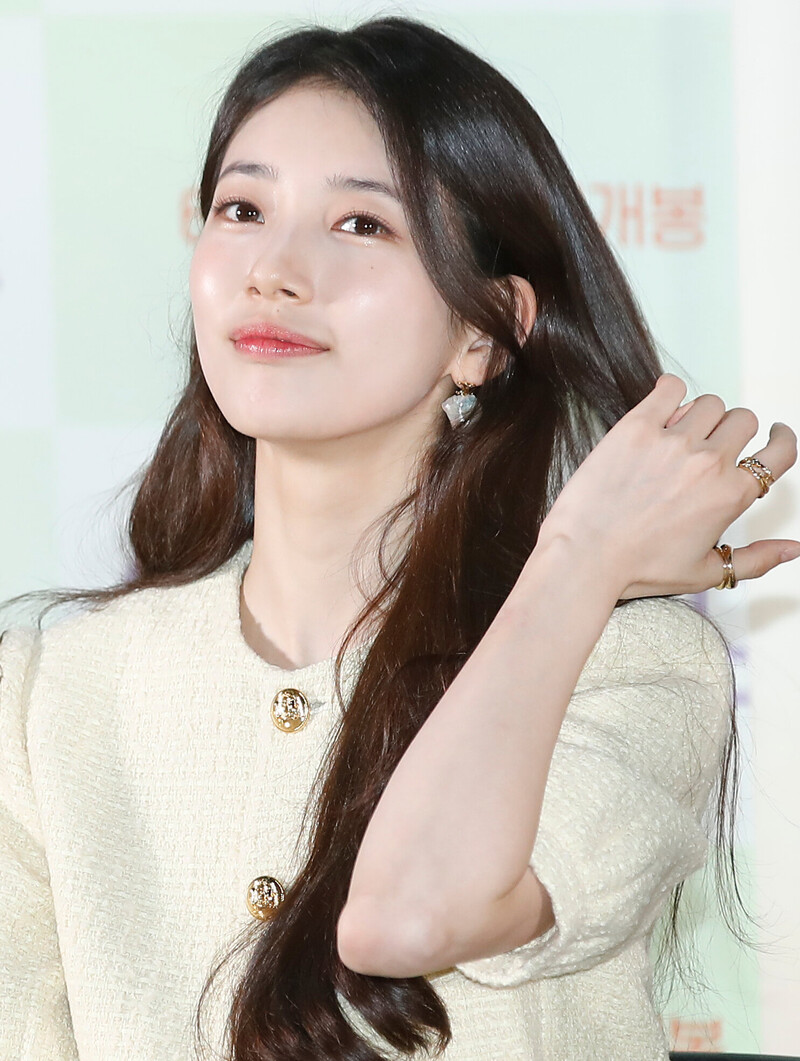 240531 Suzy - "Wonderland" VIP Premier documents 7