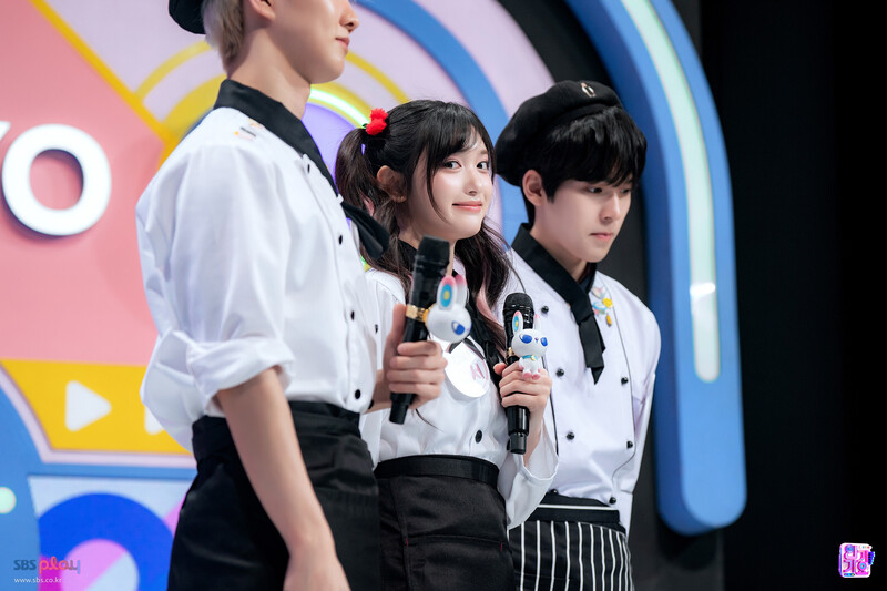 241103 IVE Leeseo and Moon Sung Hyun with Special MC Q - Inkigayo MCs documents 2