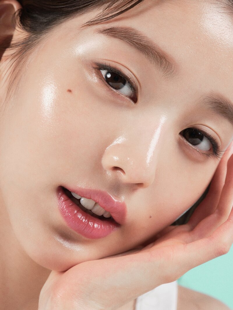 IVE Wonyoung for Innisfree Retinol Cica Repair Ampoule documents 2
