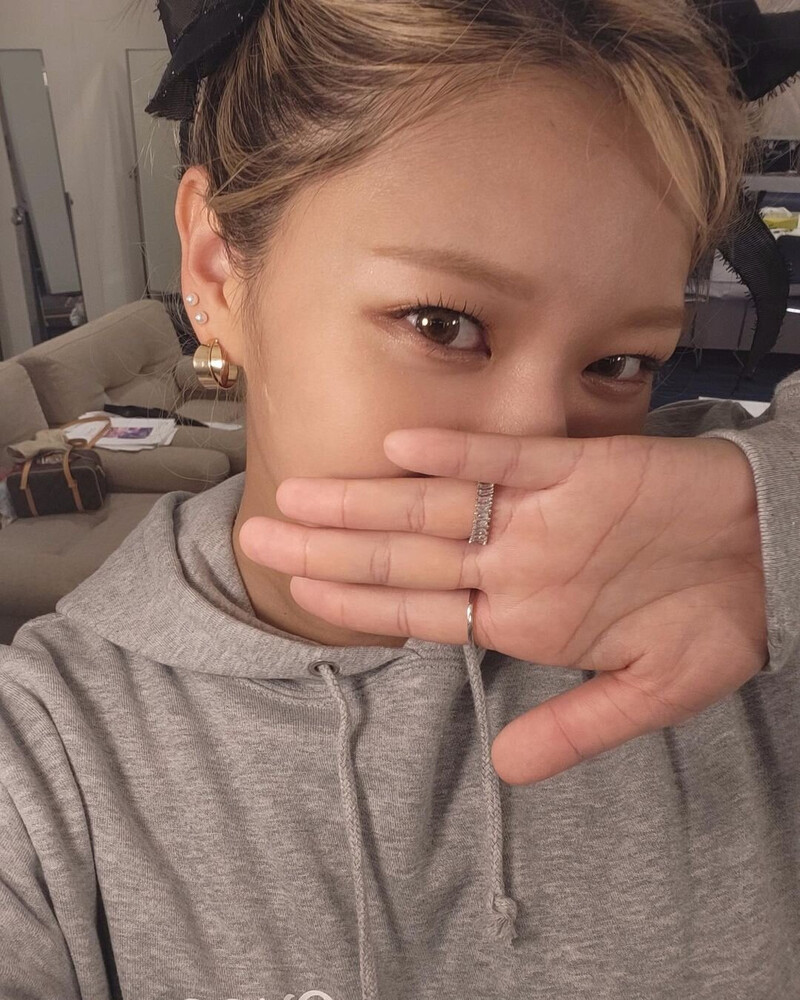 221002 TWICE Jeongyeon Instagram Update documents 3