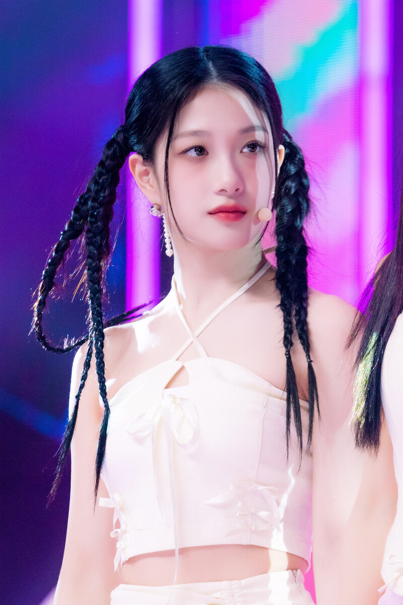 230611 fromis_9 Seoyeon - ‘#menow’ at Inkigayo documents 1