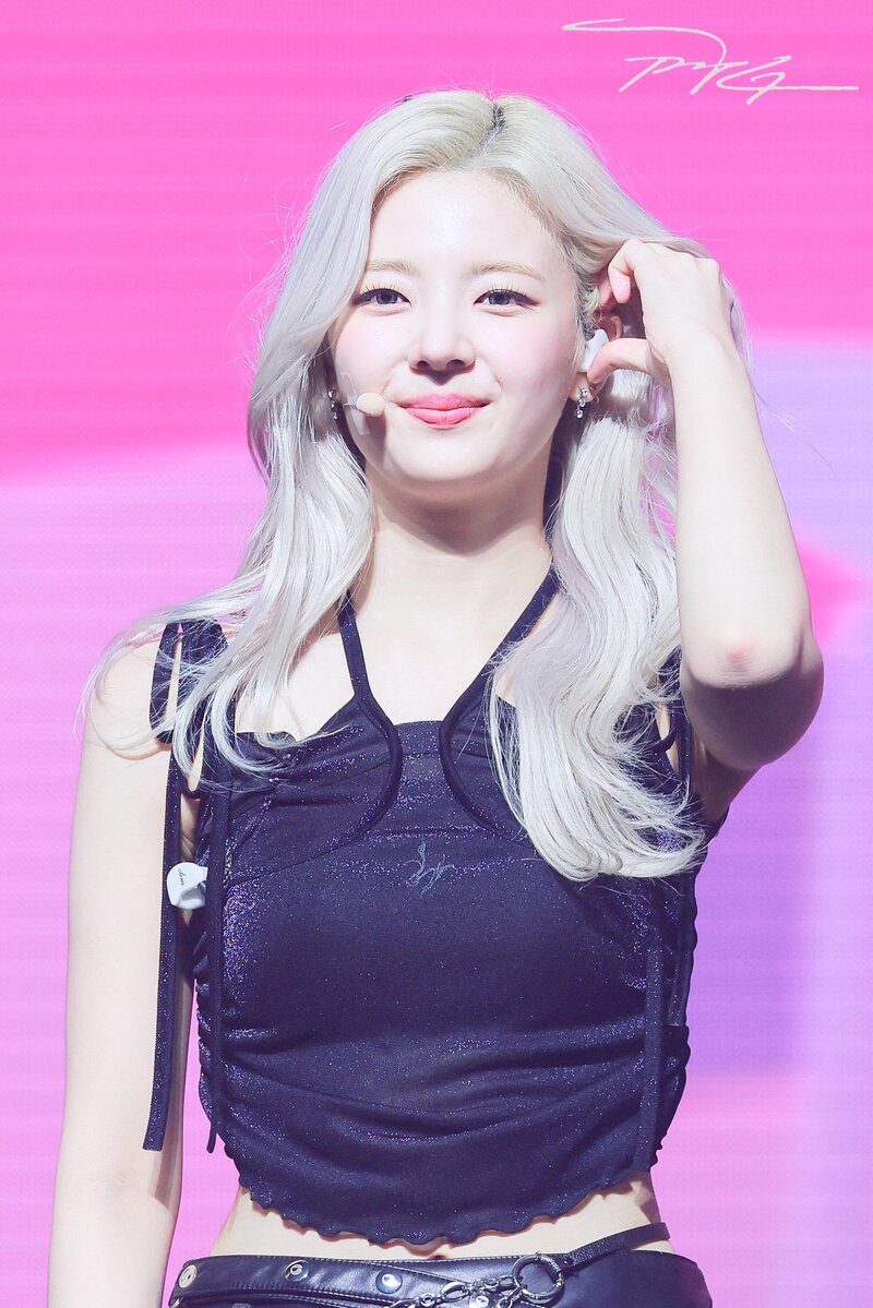 230617 ITZY Lia - Lotte Duty Free Family Concert documents 3