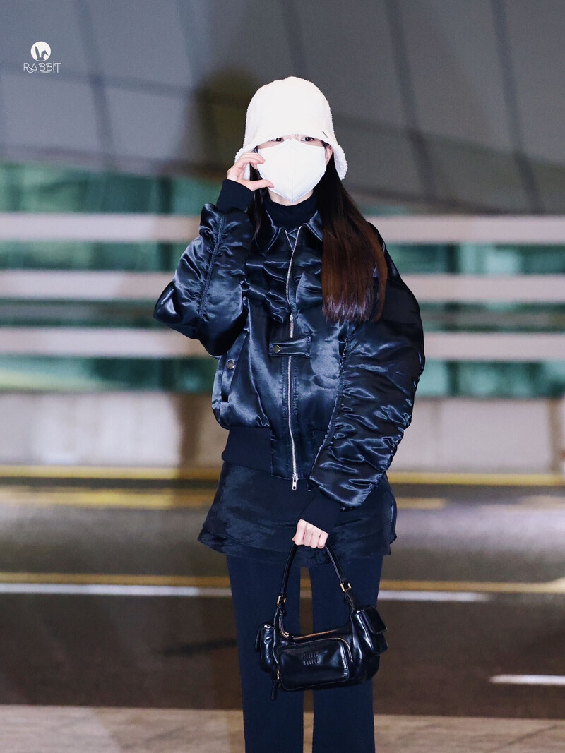 231213 WONYOUNG AT INCHEON INTERNATIONAL AIRPORT | kpopping