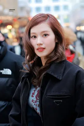 250121 TWICE Sana - Milan Commute & ICN Airport