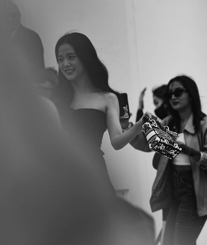 220927 BLACKPINK Jisoo at DIOR SS23 Show in Paris documents 15