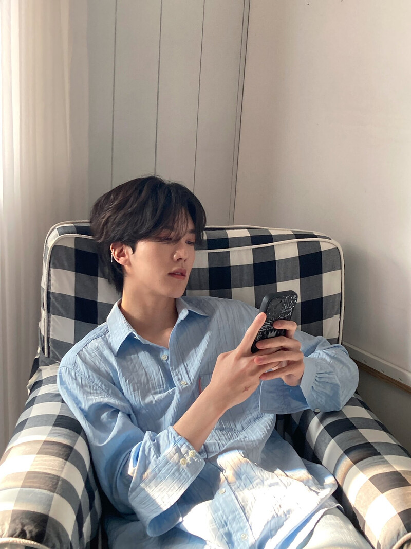 230527 OMEGA X Twitter Update - Junghoon documents 1