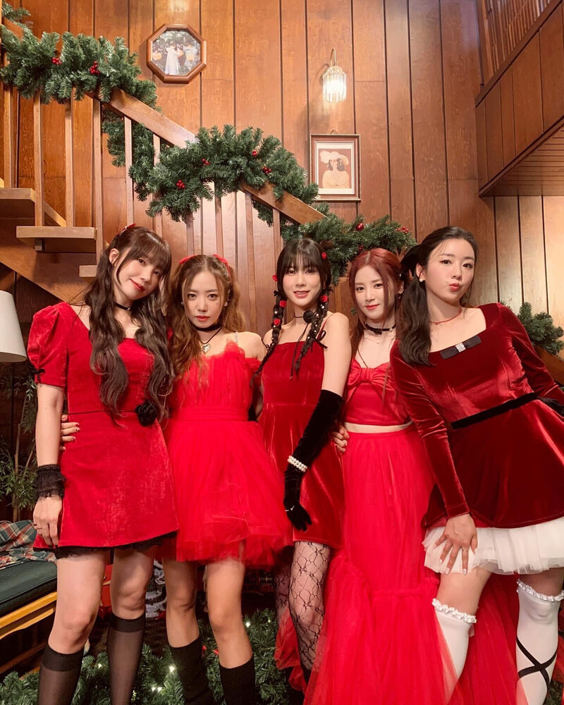 231211 APINK instagram update - 'Pink Christmas' behind documents 2