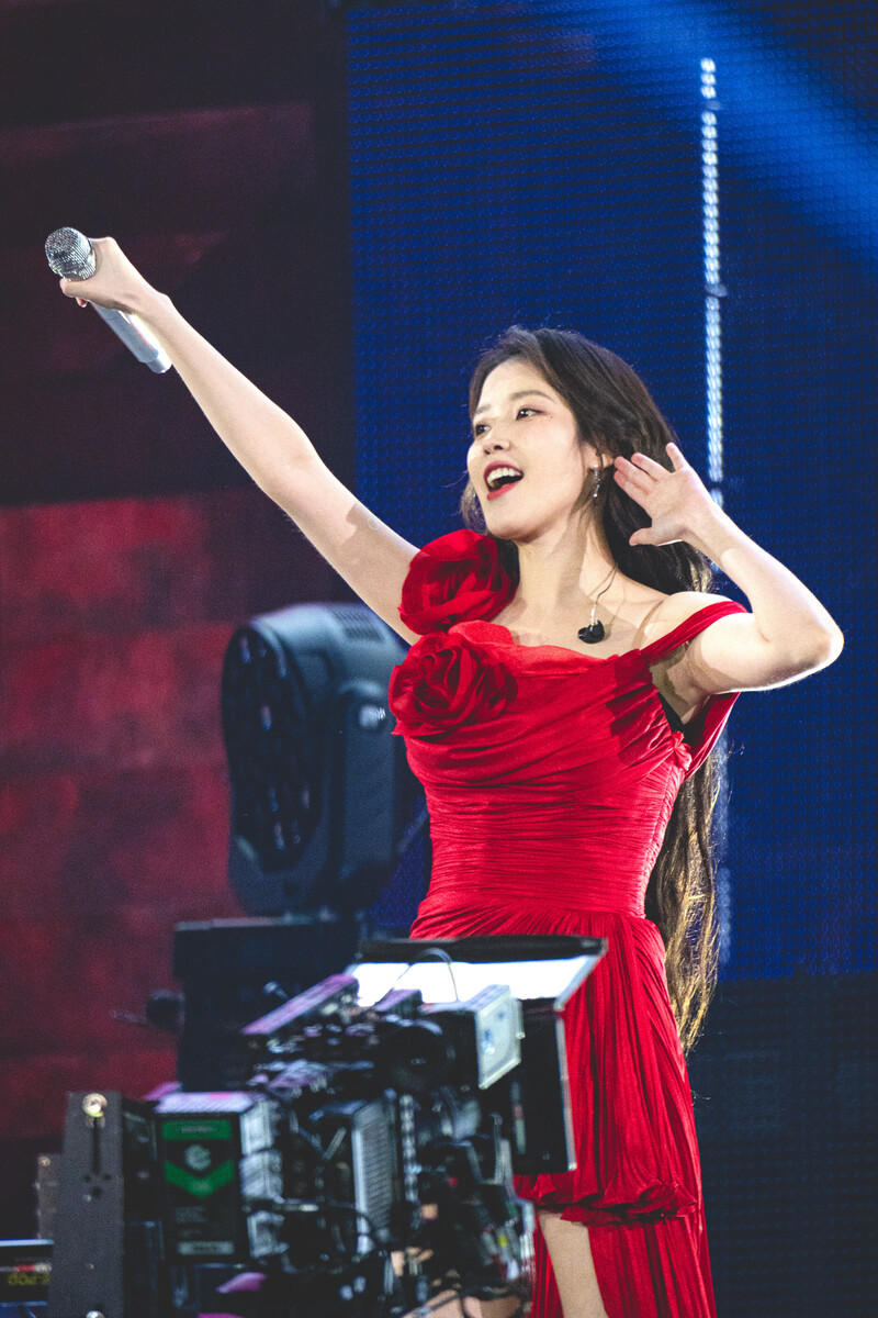 240921 IU - HEREH World Tour Concert Encore: The Winning in Seoul Day 1 documents 6