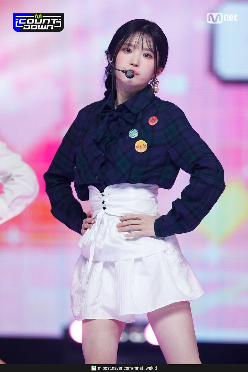 210909 fromis_9 - 'Talk & Talk' at M Countdown documents 18
