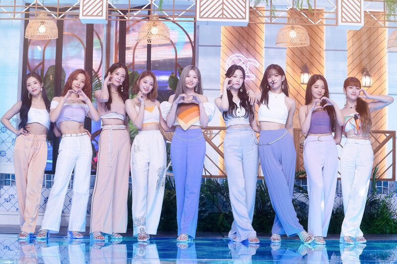 220703 fromis_9 - 'Stay This Way' at Inkigayo documents 12