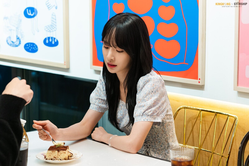 211008 Starship Naver Post - Seola "Love in black hole" Drama Behind documents 10