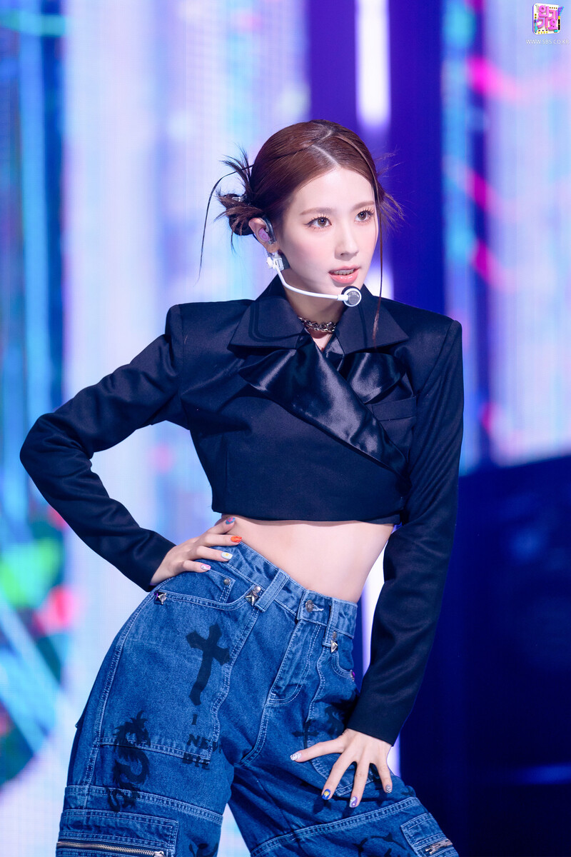 220327 (G)I-DLE Miyeon - 'TOMBOY' at Inkigayo documents 14