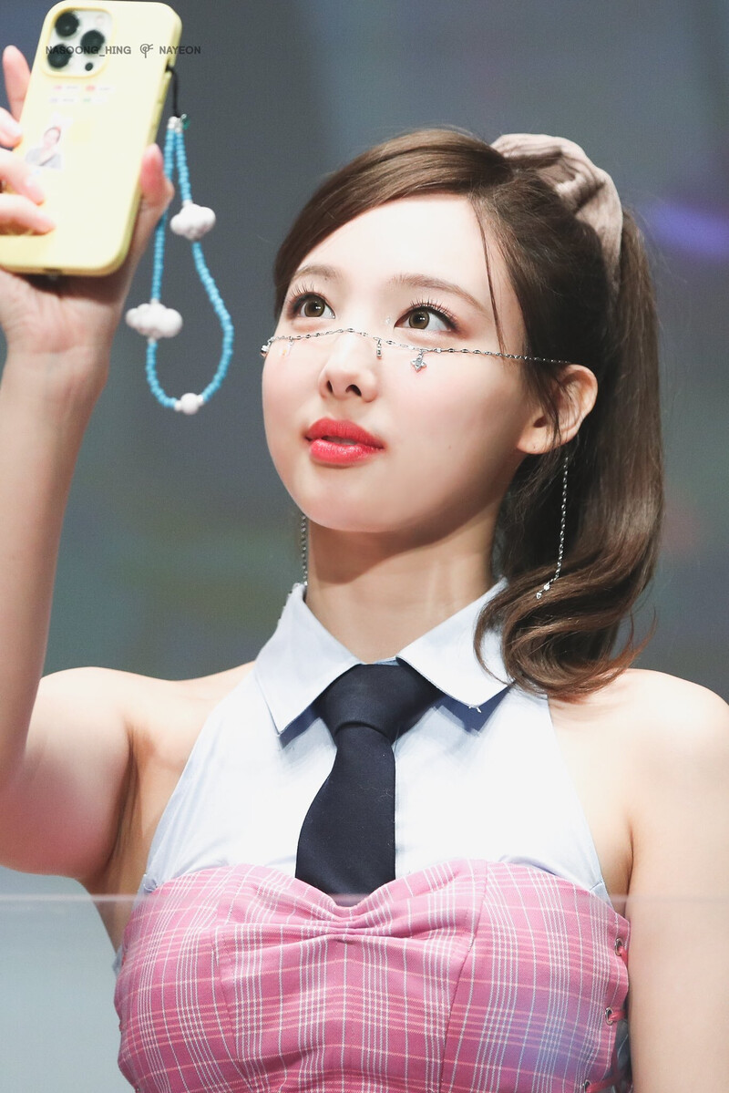 220903 TWICE Nayeon at ‘Talk That Talk’ Fansign Event documents 3