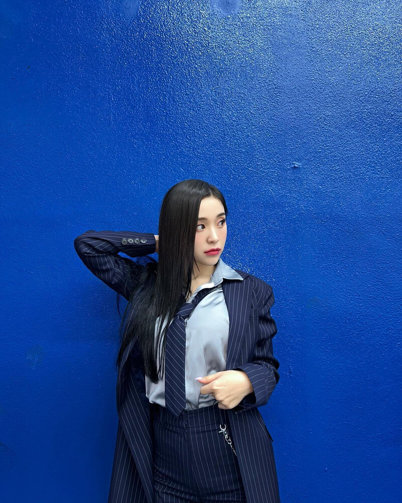 230216 Dreamcatcher Gahyeon Instagram Update documents 4