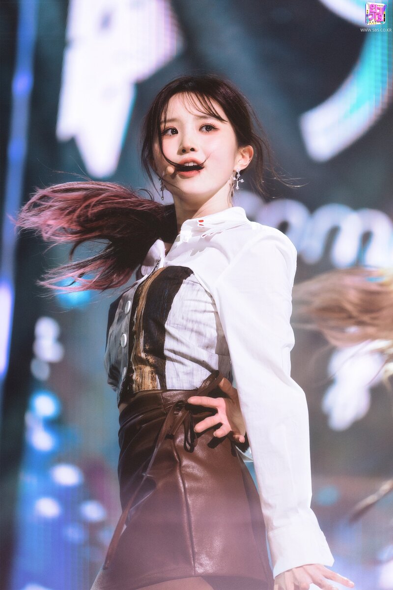 220130 fromis_9 Hayoung - 'DM' at Inkigayo documents 12