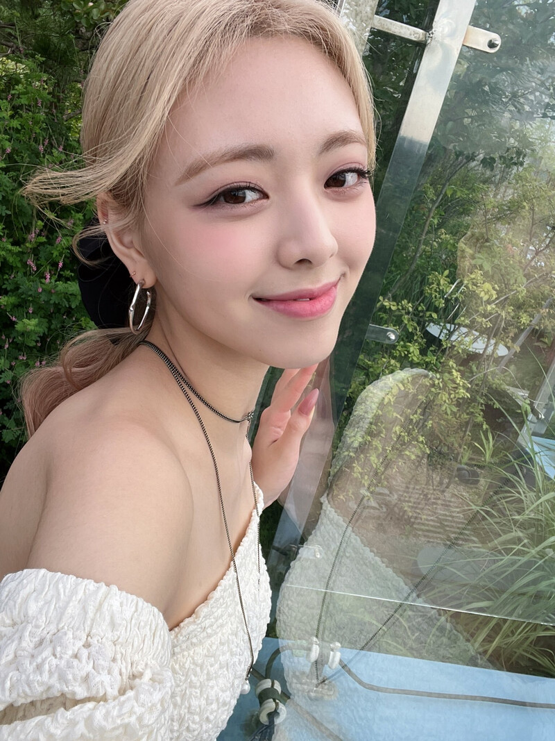 220709 ITZY SNS Update - Yuna documents 1