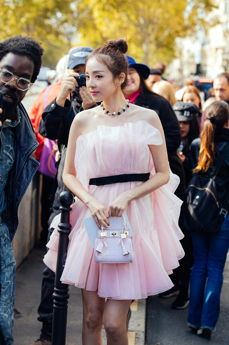 221001 Sandara Park - Giambatista Valli Paris Fashion Week SS23 | kpopping