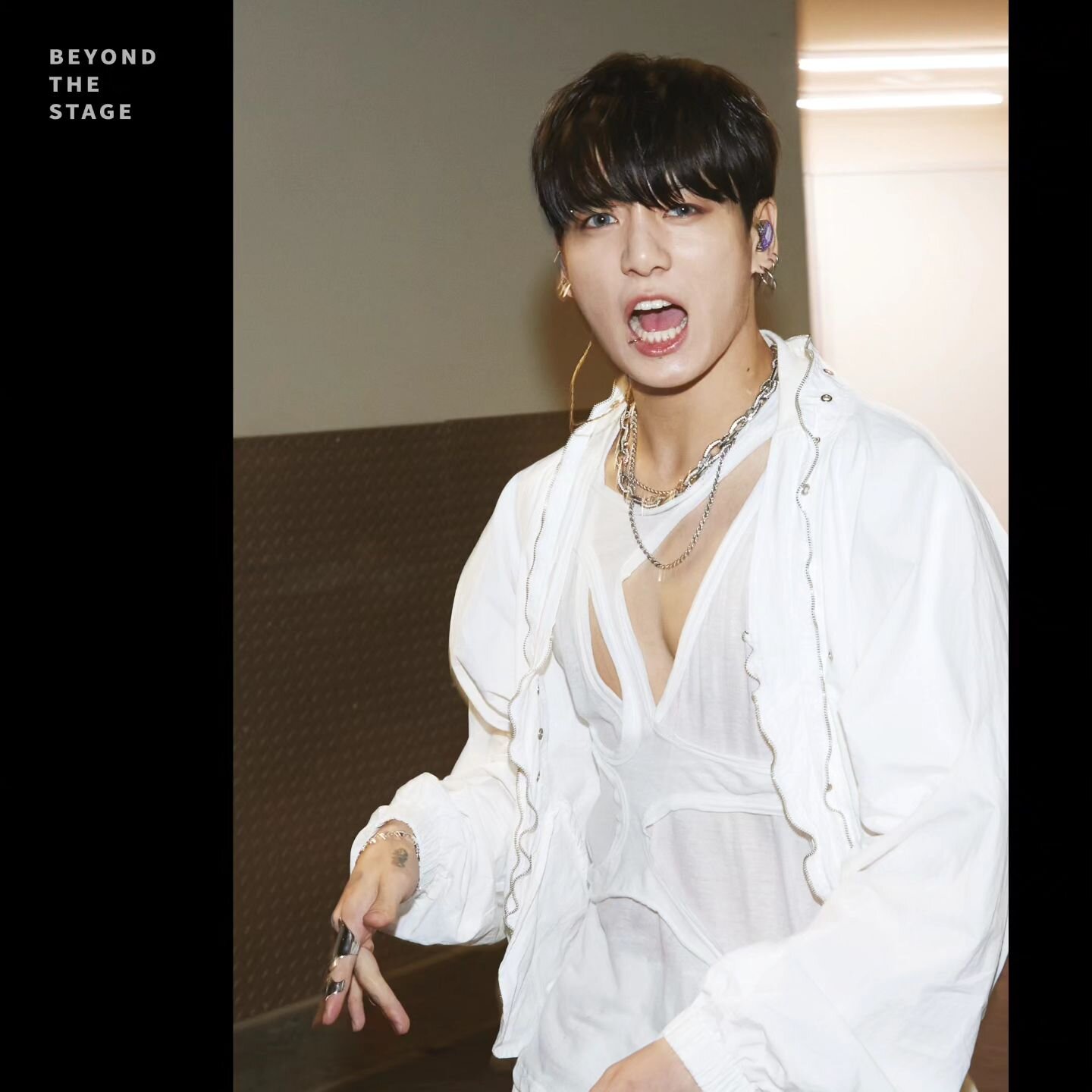 BTS - BEYOND THE STAGE Documentary Photobook 'THE DAY WE 