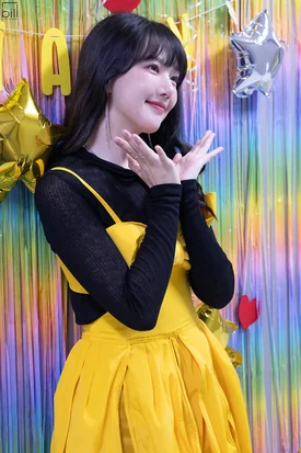230920 Bill Entertainment Naver Post - YERIN 'Bambambam' Music show promotions behind