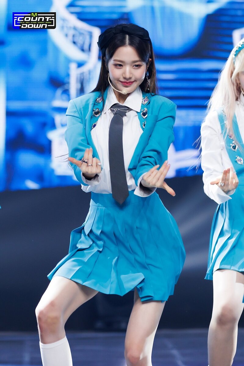 220421 IVE's Wonyoung - "Love Dive" at M Countdown documents 3