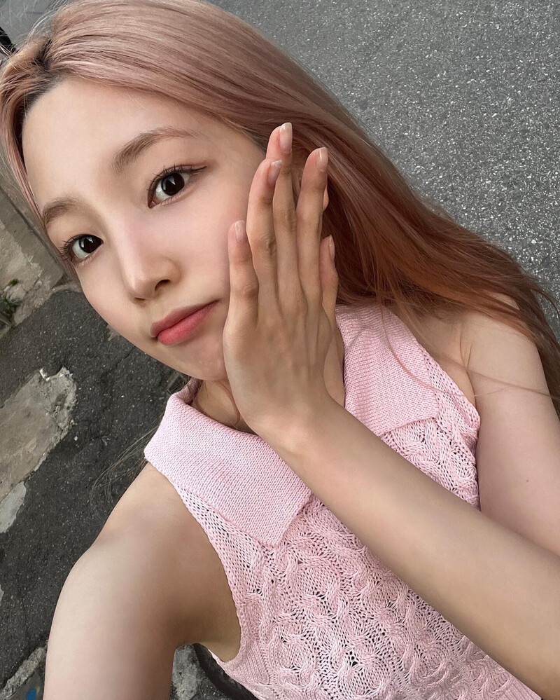 220619 Rocket Punch Instagram Update - Yeonhee documents 1