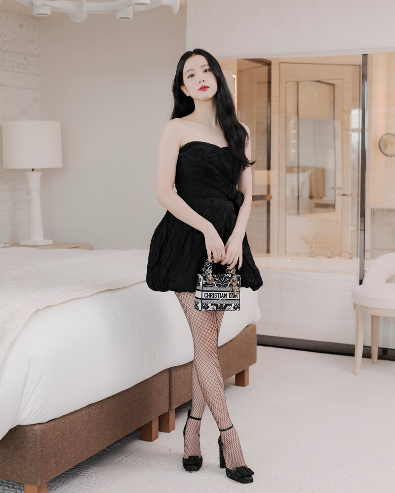 BLACKPINK Jisoo 2023 Dior Spring-Summer Show Day Diary Photoshoot documents 2