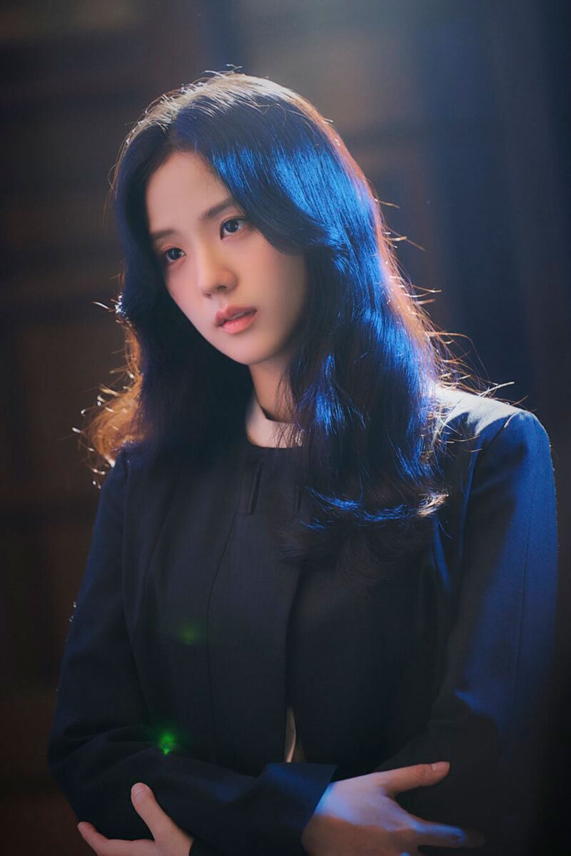 JISOO- Off-Stage “SNOWDROP” Poster Shooting Behind the Scenes documents 10