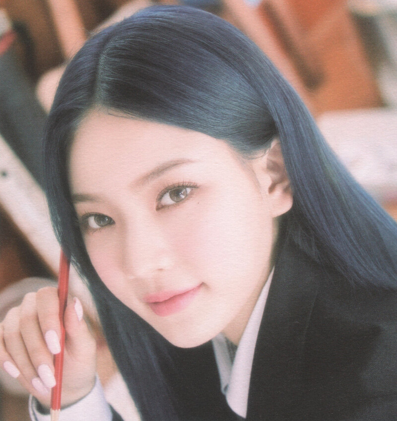 STAYC - 2022 Season's Greetings (Scans) documents 3