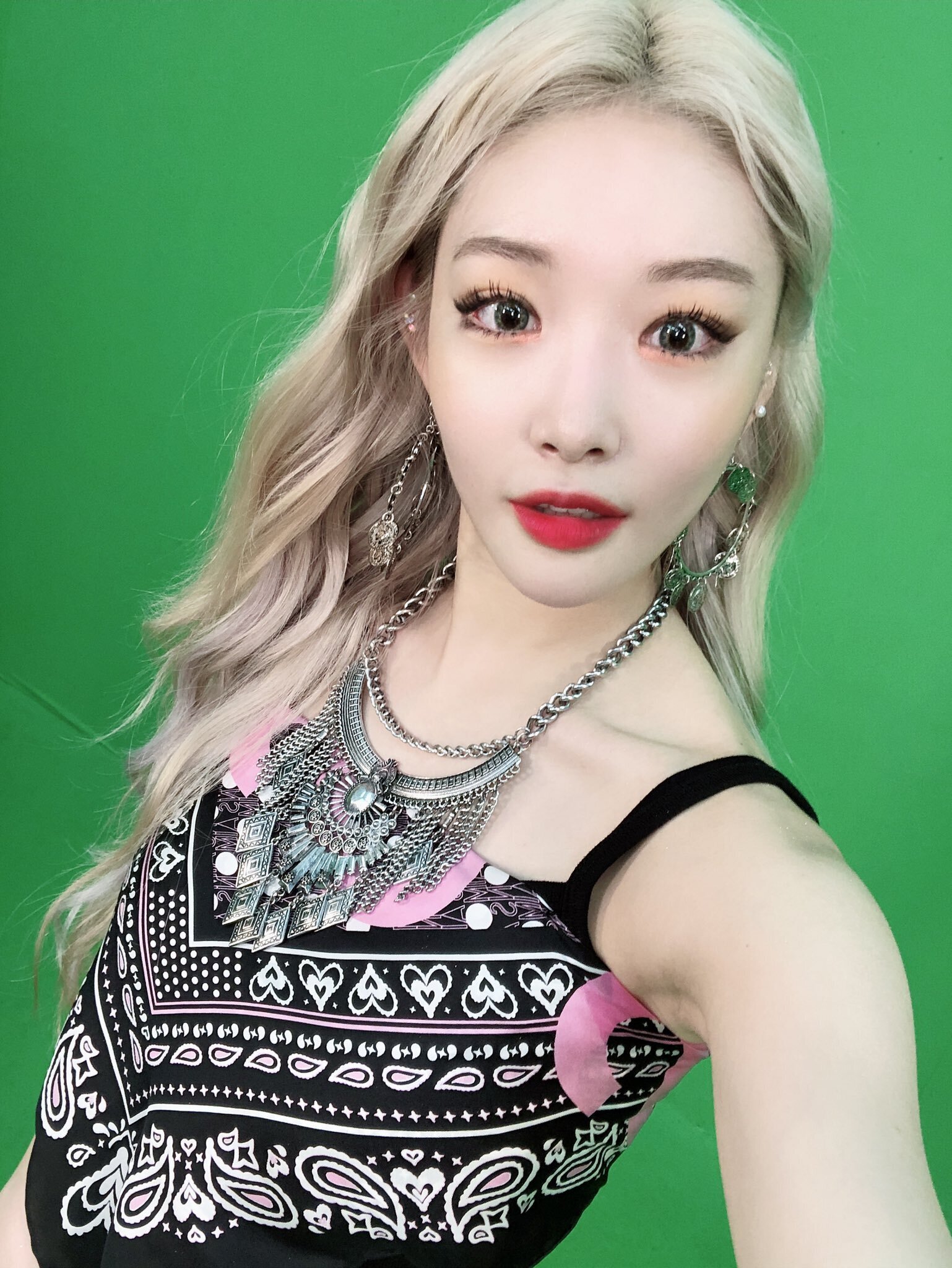 190726 INKIGAYO Twitter Update with Chungha | kpopping