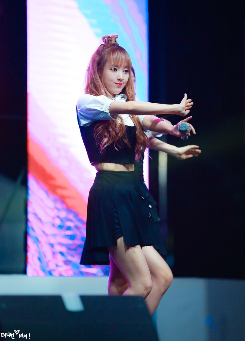 180915 Weki Meki Sei at Global Youth Festival documents 1