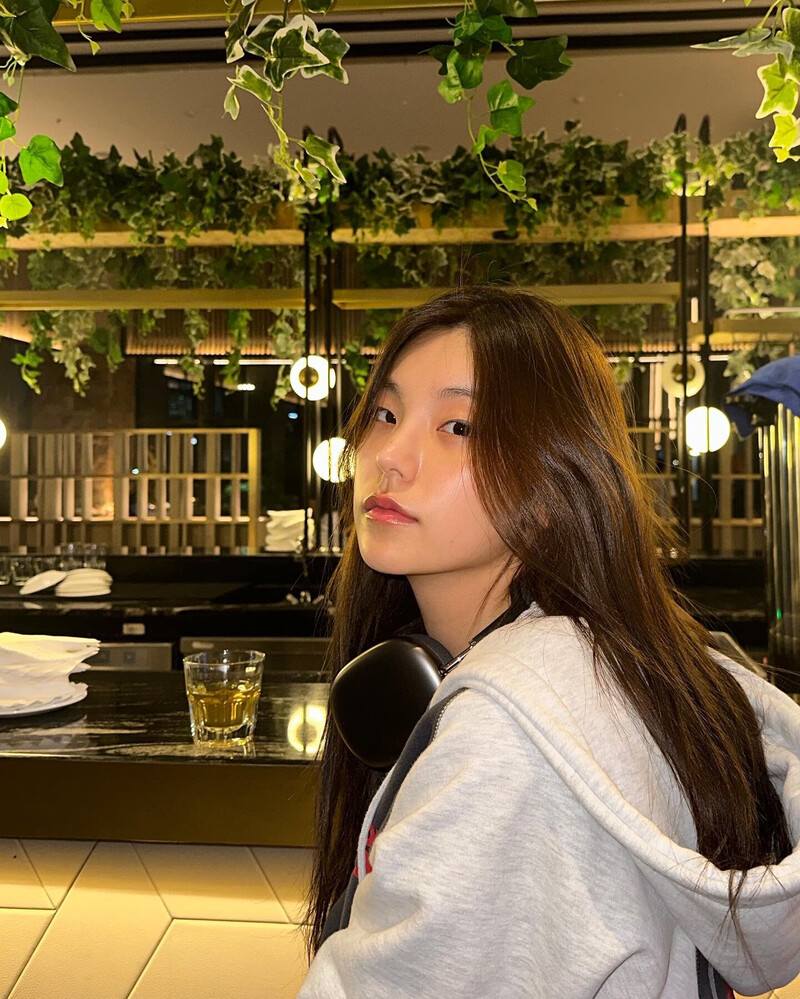 230206 ITZY Instagram Update - Yeji documents 4