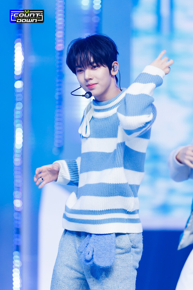 231109 ZEROBASEONE Yu Jin - "Crush" and "Melting Point" at M Countdown documents 25