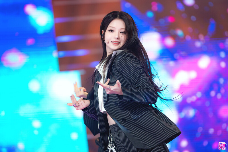 240128 NMIXX Sullyoon - 'DASH' at Inkigayo documents 2