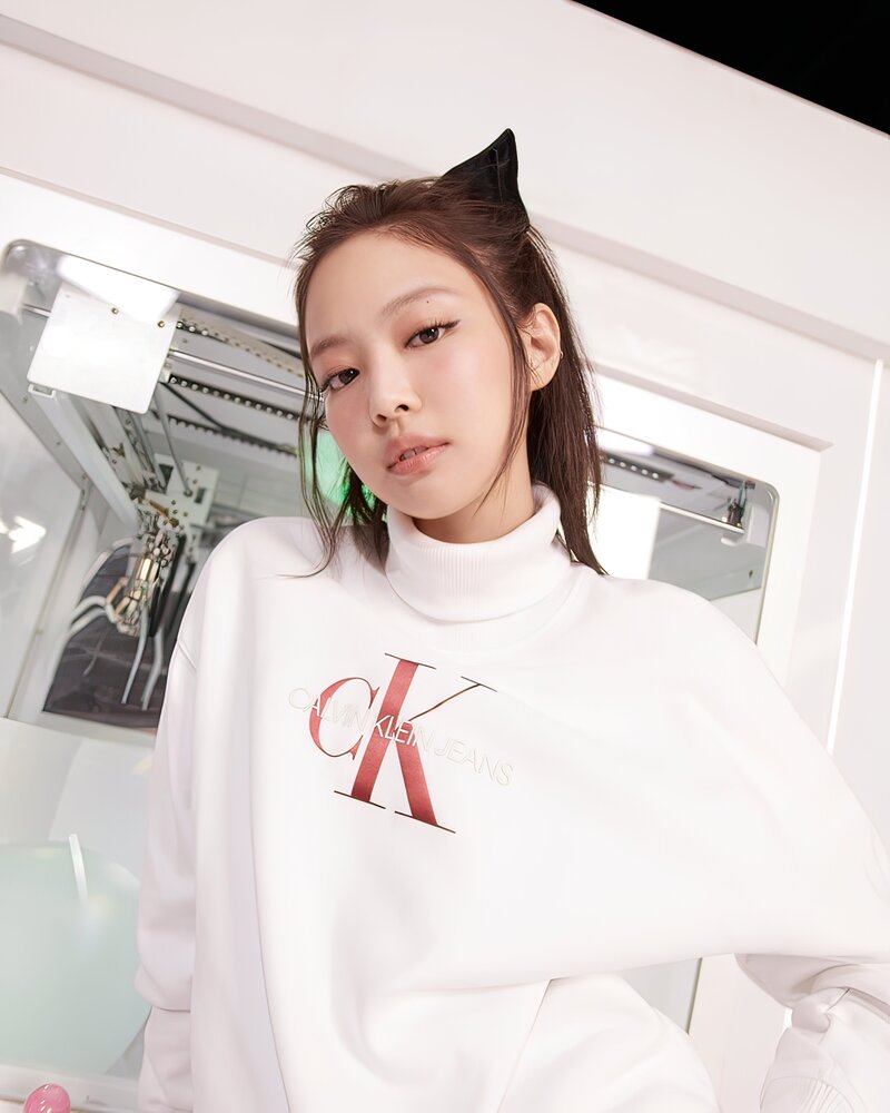 BLACKPINK Jennie for Dazed Korea 2021 Holiday Edition x Calvin Klein documents 5