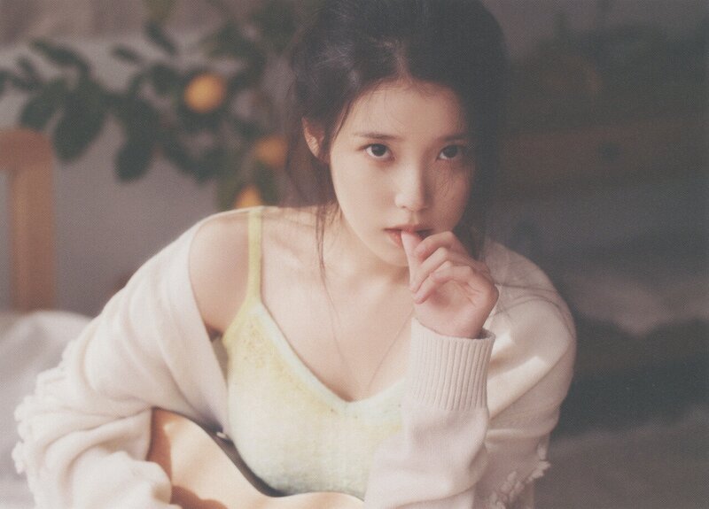UAENA 6th OFFICIAL FANCLUB KIT PHOTO BOOK documents 20