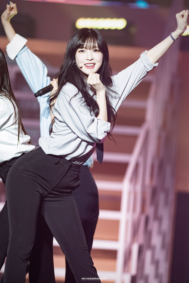 220430 Oh My Girl's Arin at 7th Anniversary Fanmeeting documents 7