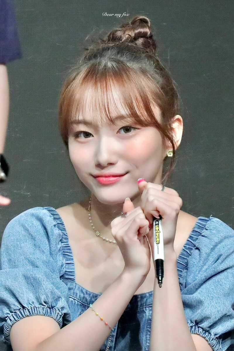 220725 Kep1er Youngeun  - Apple Music Fansign documents 2