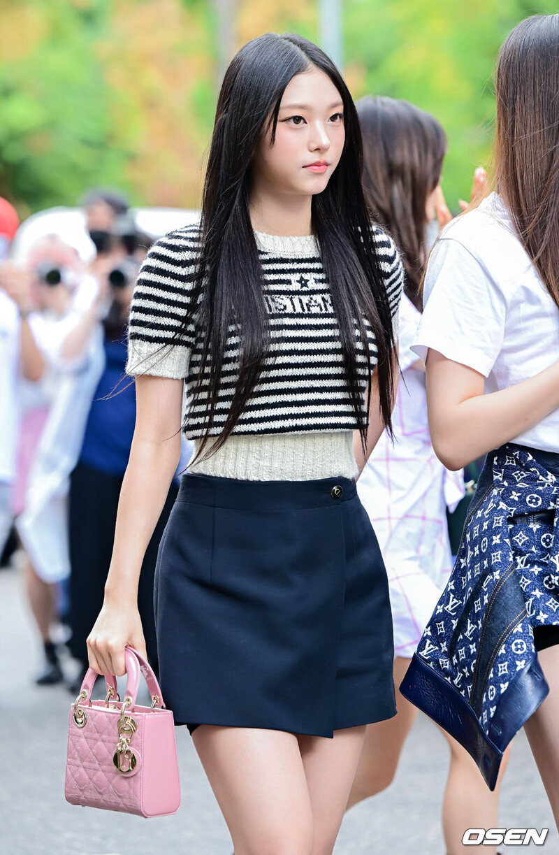 230825 NewJeans Haerin - Music Bank Commute documents 3