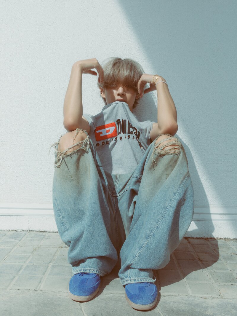 V - 'Layover' Concept Photo documents 1