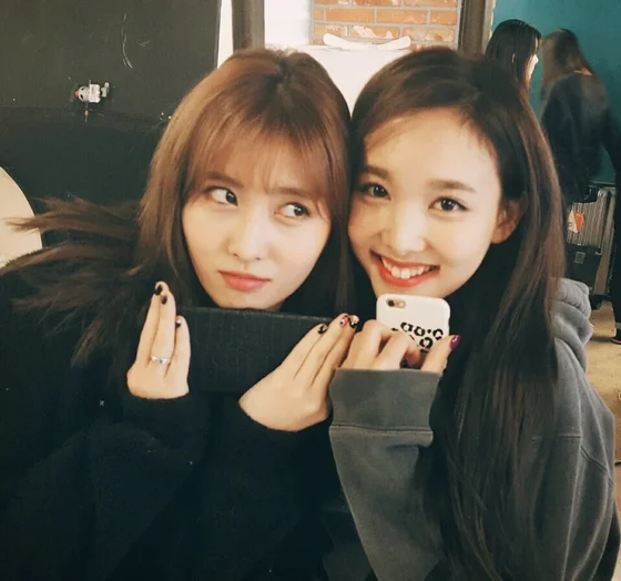 TWICE's Nayeon and Momo to guest on MBC's "Omniscient Interfering View"