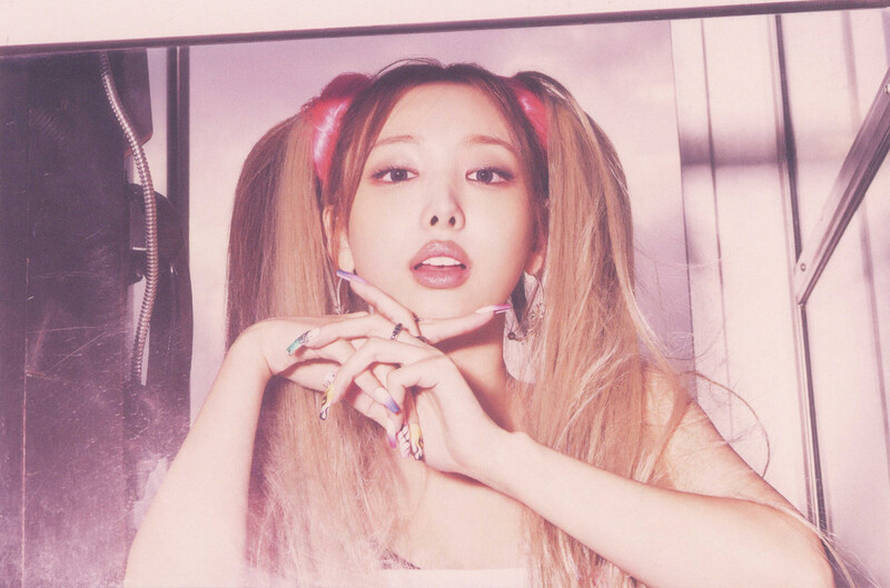 NAYEON 2nd Mini Album 'NA'  SCAN Photobook documents 15