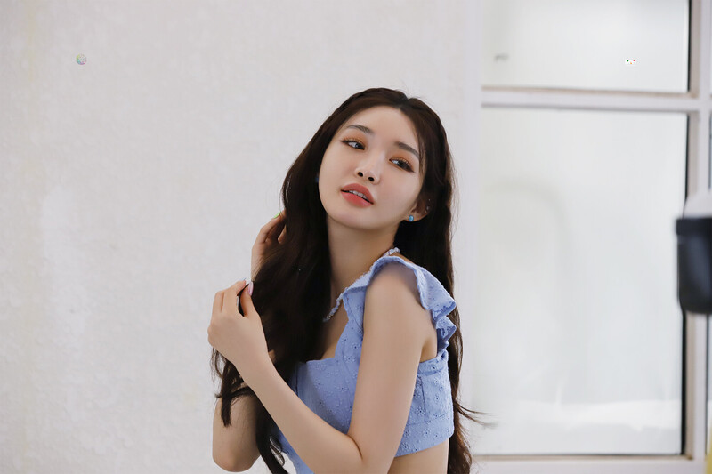 210730 MNH Naver Post - Chungha's Gelato Factory CF Behind documents 15