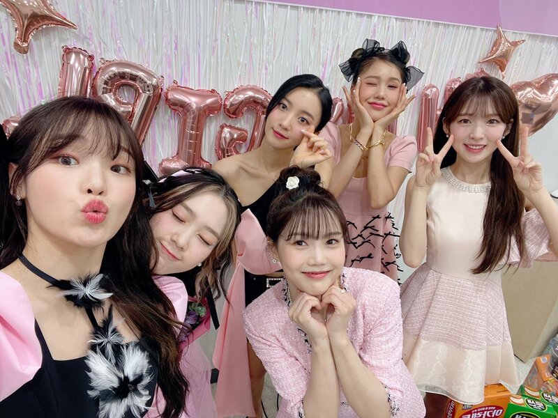 220406 OH MY GIRL Twitter Update documents 4