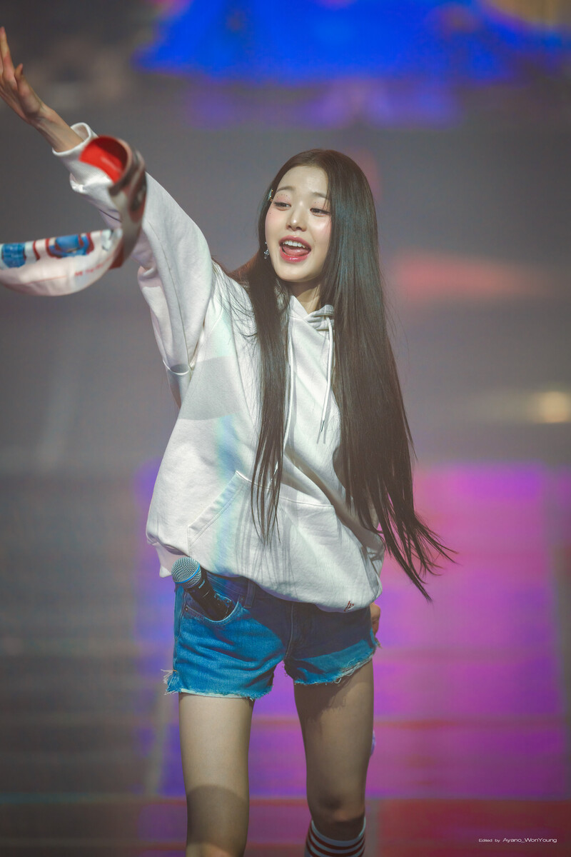 230212 IVE Wonyoung - The First Fan Concert 'The Prom Queens' Day 2 documents 3