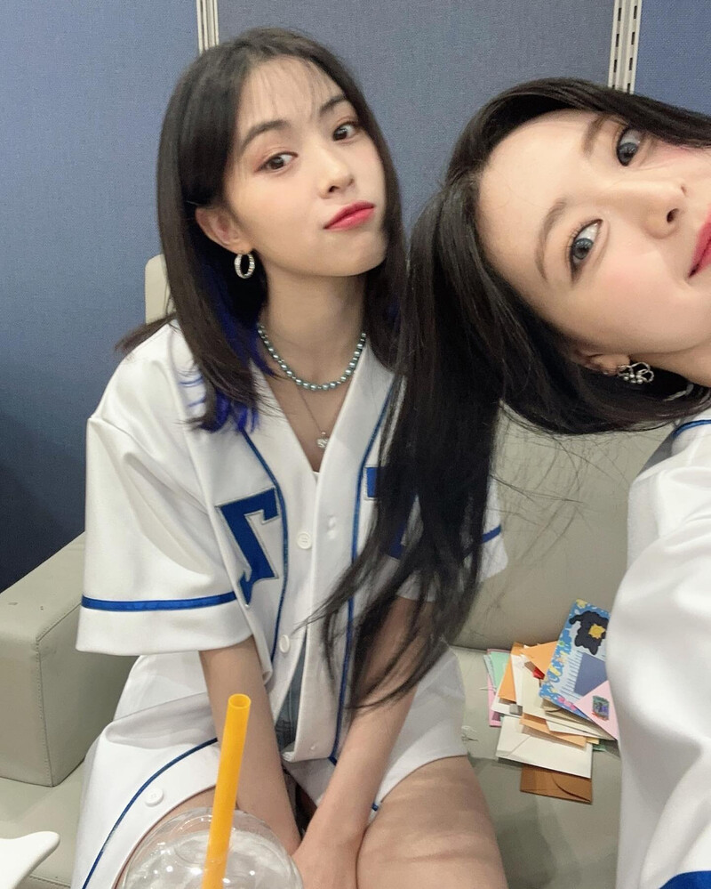 230803 - ITZY YUNA Instagram Update documents 2