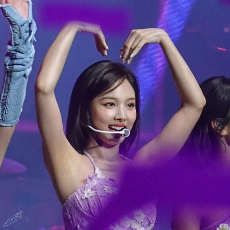 230907 TWICE Nayeon - ‘READY TO BE’ World Tour in London Day 1 documents 1