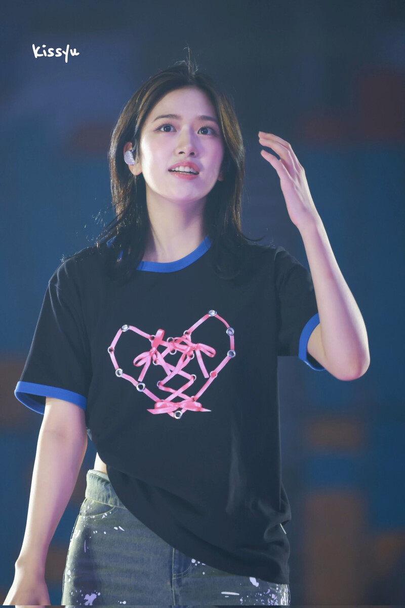 240810 IVE Yujin - 1st World Tour ‘Show What I Have’ in Seoul Day 1 documents 21